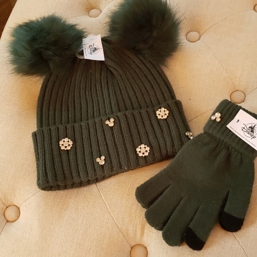 Womens Wool Hunter Green Hat and Matching Gloves